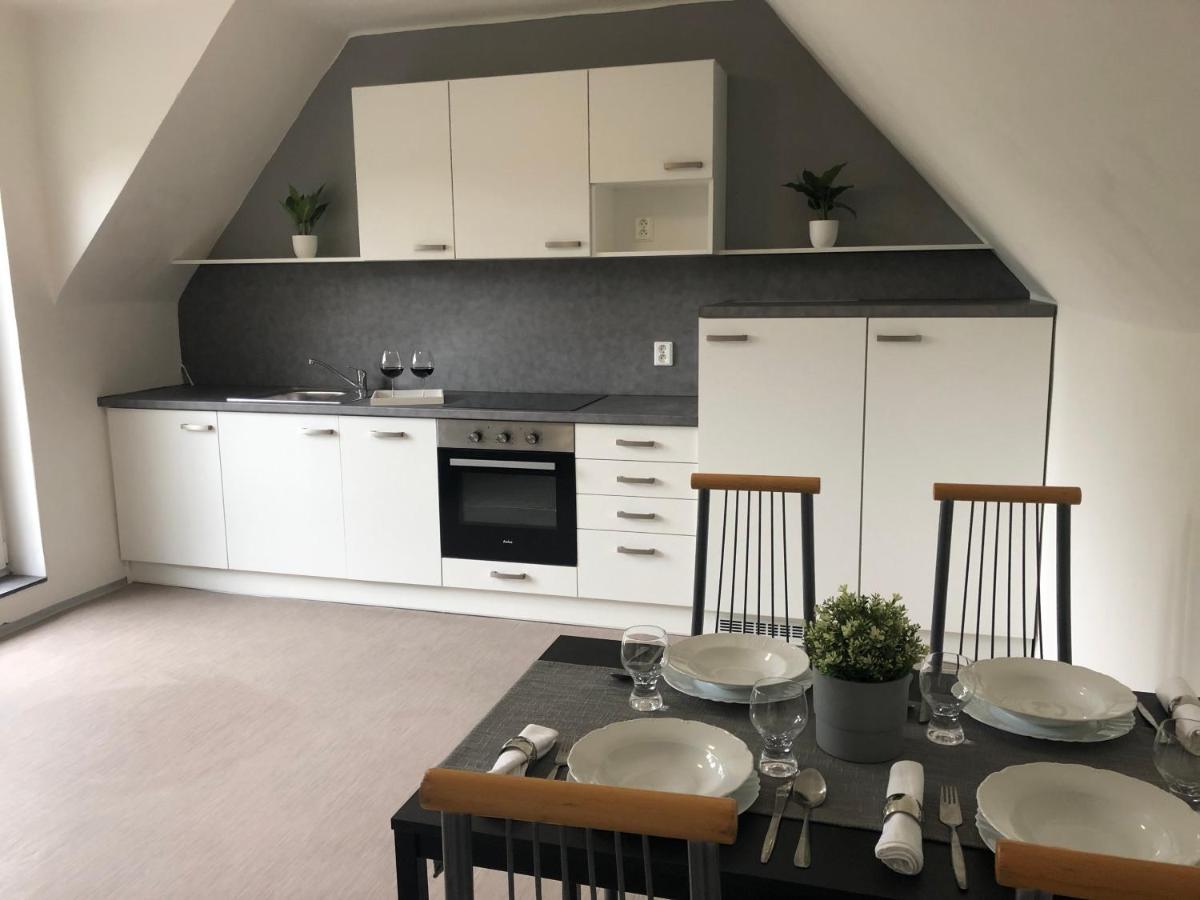 Apartmany Jevany Exteriör bild