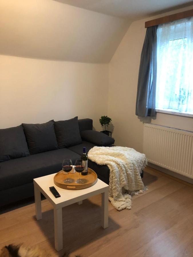 Apartmany Jevany Exteriör bild