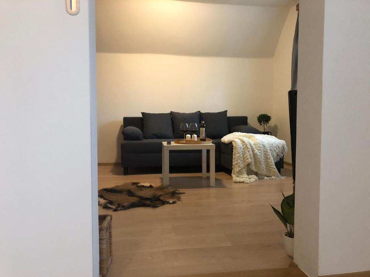Apartmany Jevany Exteriör bild