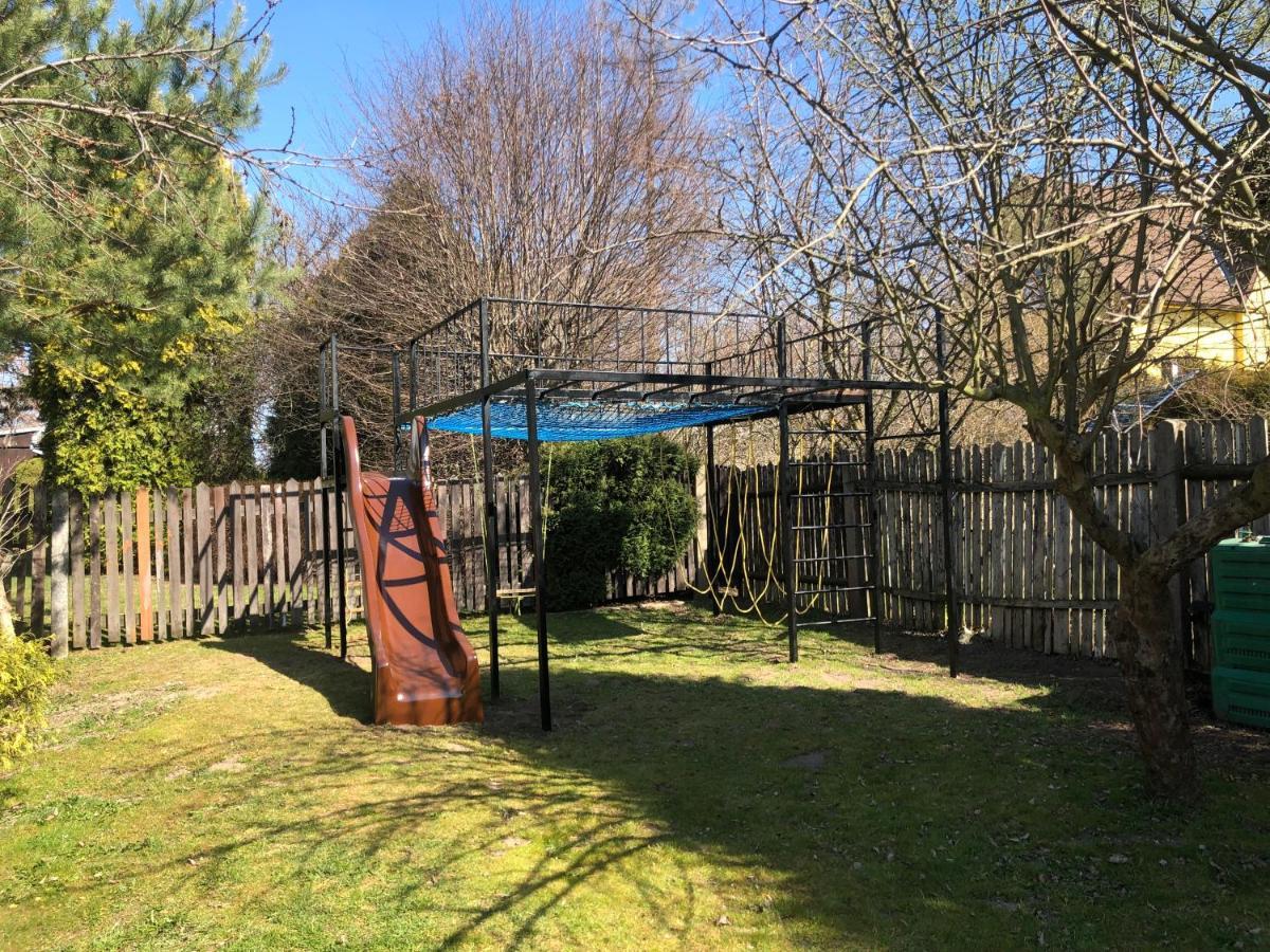 Apartmany Jevany Exteriör bild