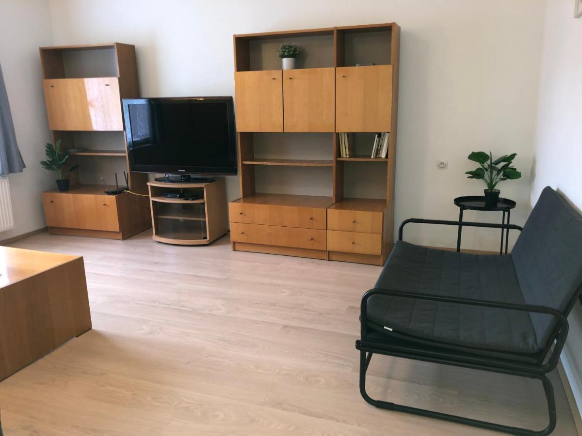 Apartmany Jevany Exteriör bild