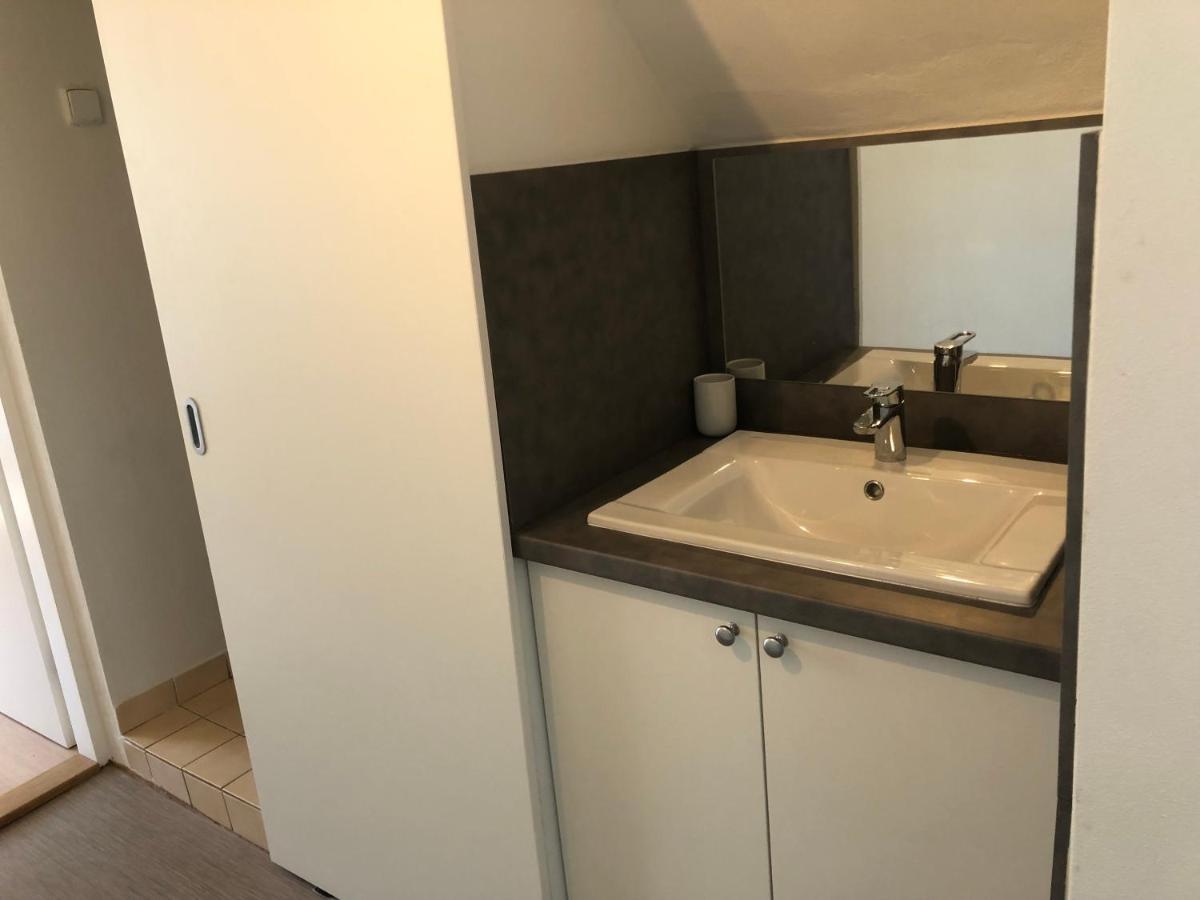 Apartmany Jevany Exteriör bild