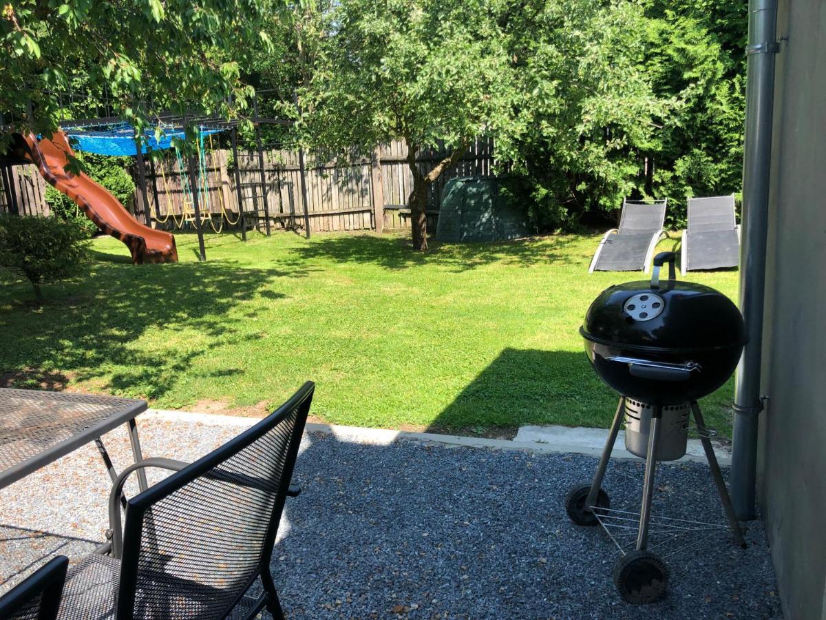 Apartmany Jevany Exteriör bild