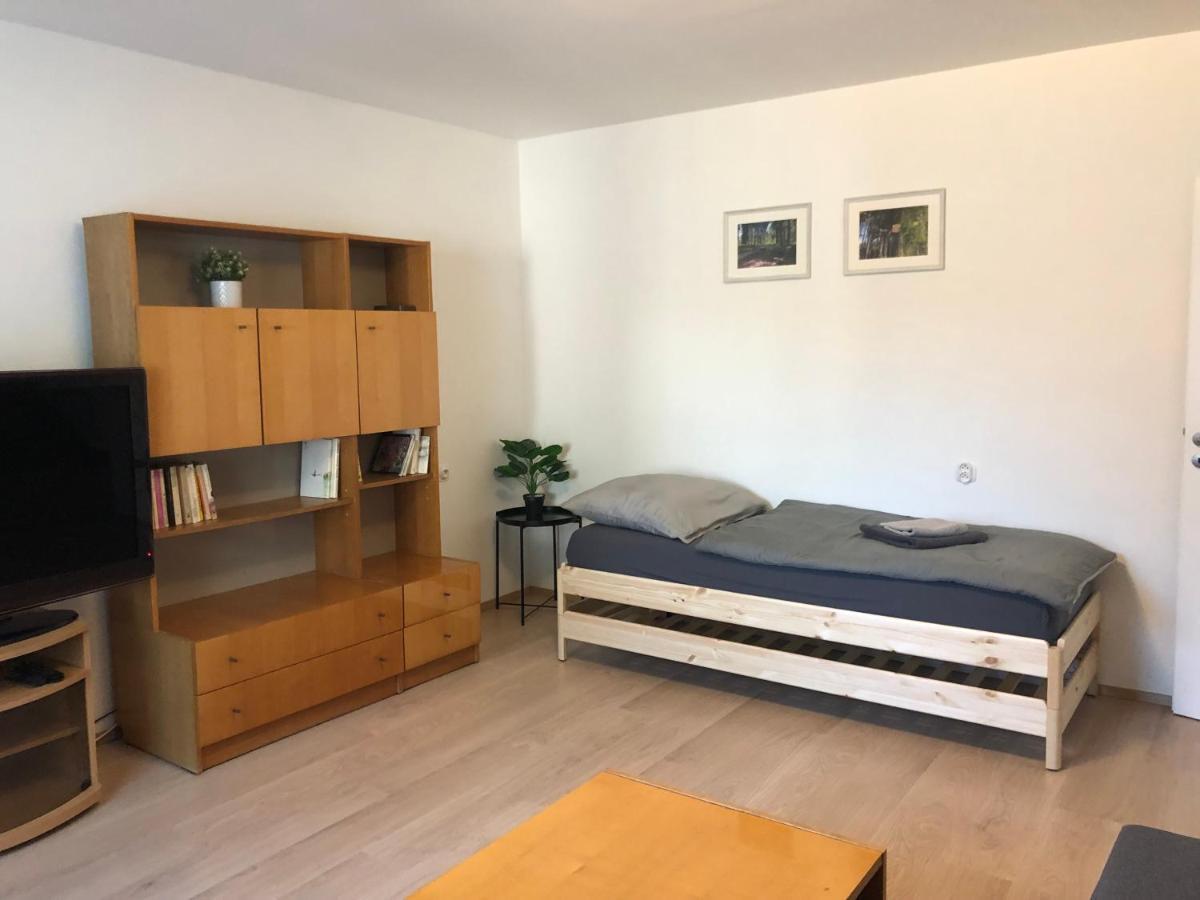 Apartmany Jevany Exteriör bild